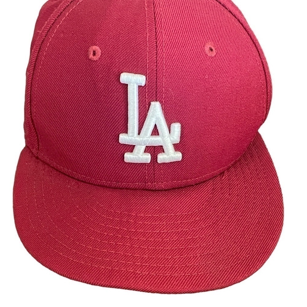 LA EMBROIDERED BASEBALL CAP 59 FIFTY RED BURGUNDY SIZE 7 1/8 GREAT CONDIT…